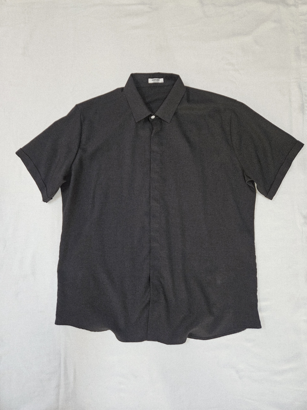 Men's Short-Sleeve Button-Down Shirt in Black